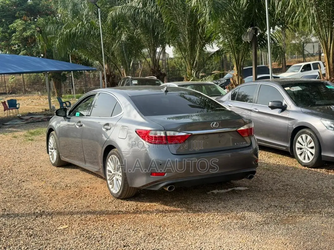 Lexus ES 350 FWD 2013 Gray
