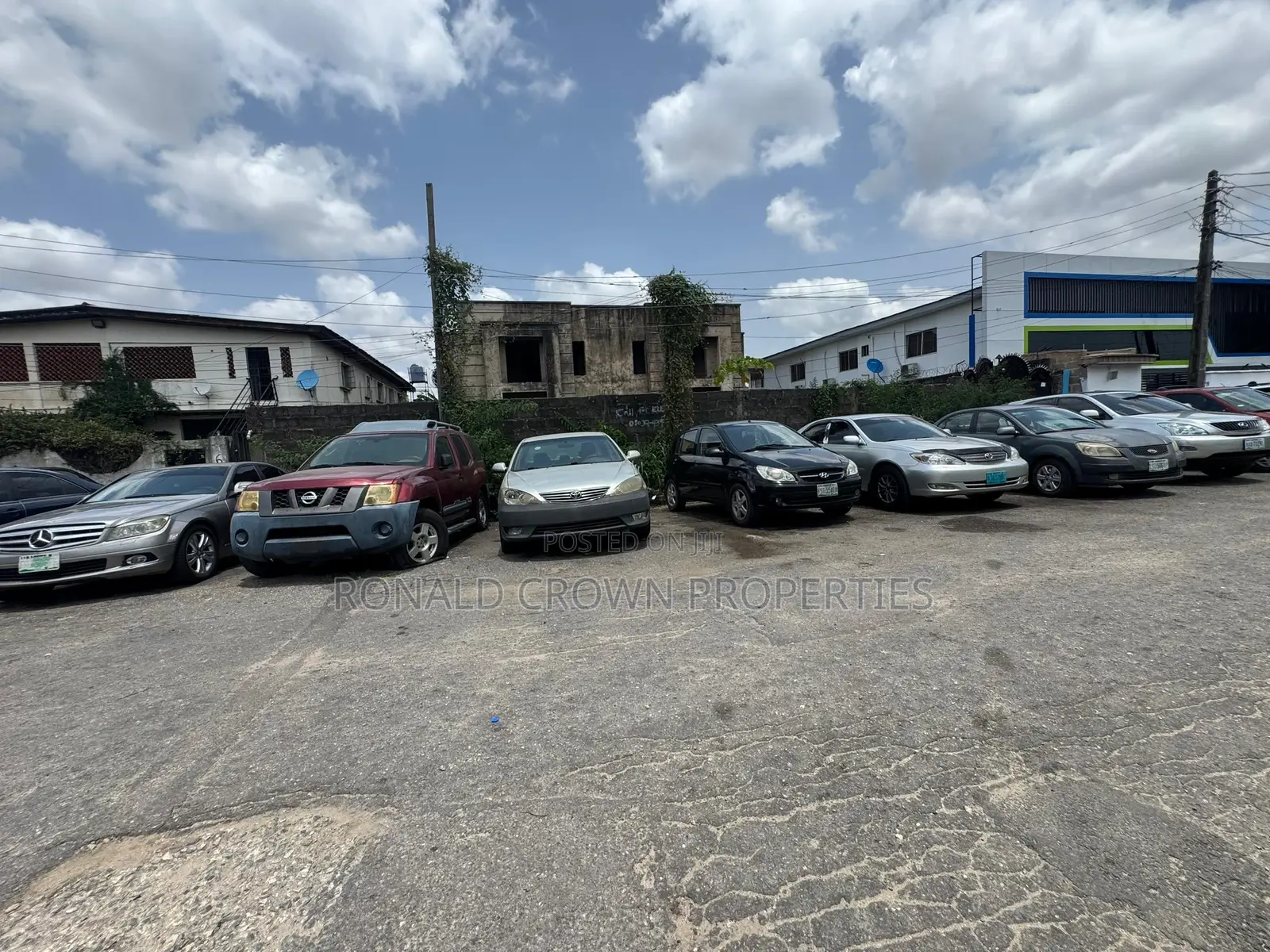 9bdrm Block of Flats in Phase 2 for sale