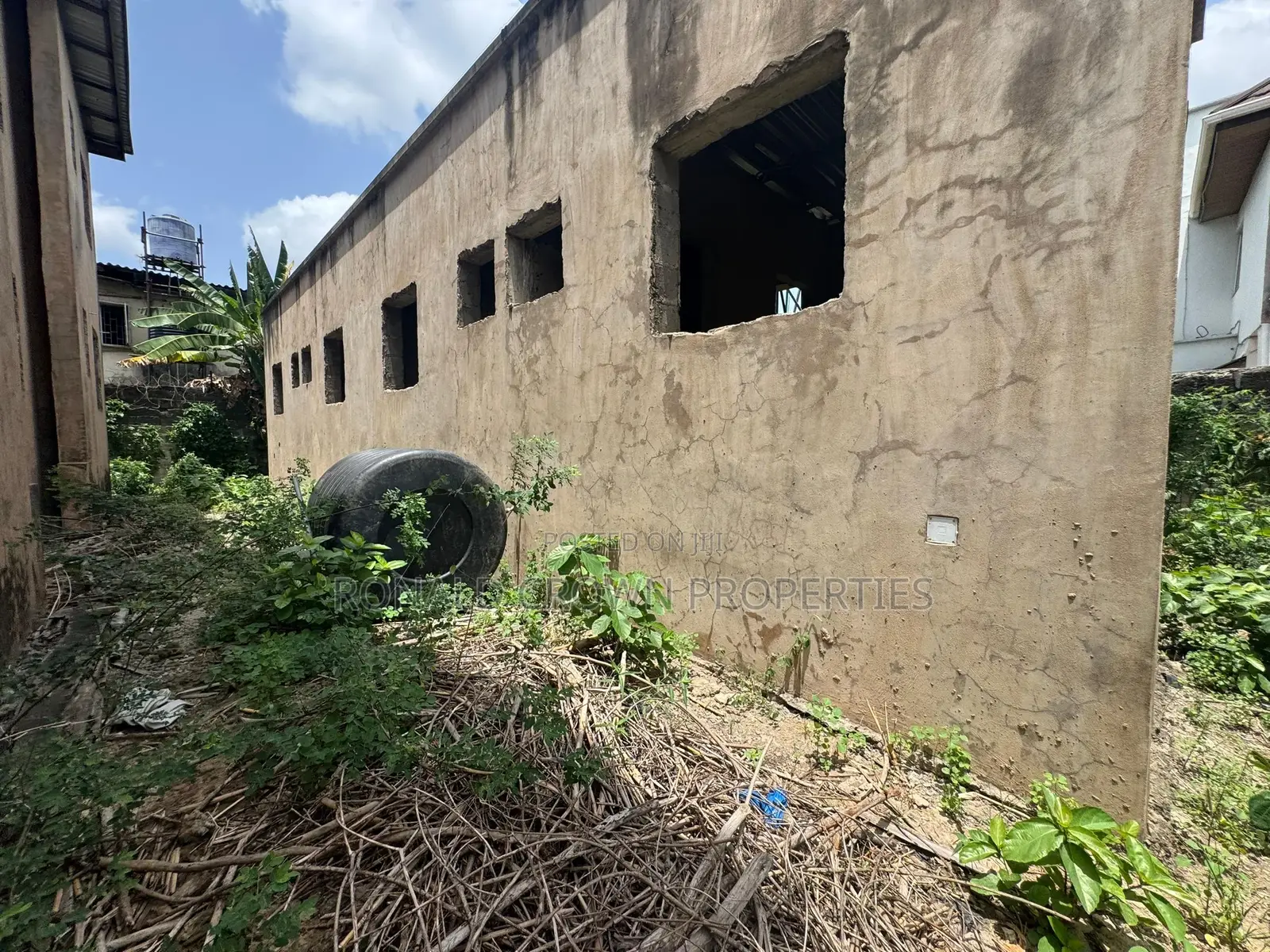 9bdrm Block of Flats in Phase 2 for sale