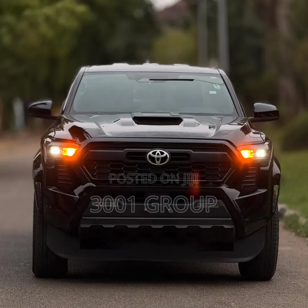 Toyota Tacoma 2025 Black