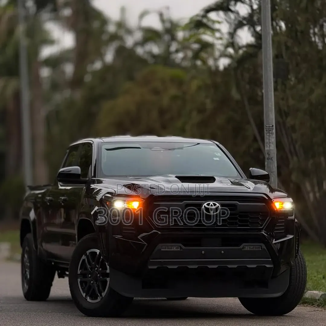 Toyota Tacoma 2025 Black