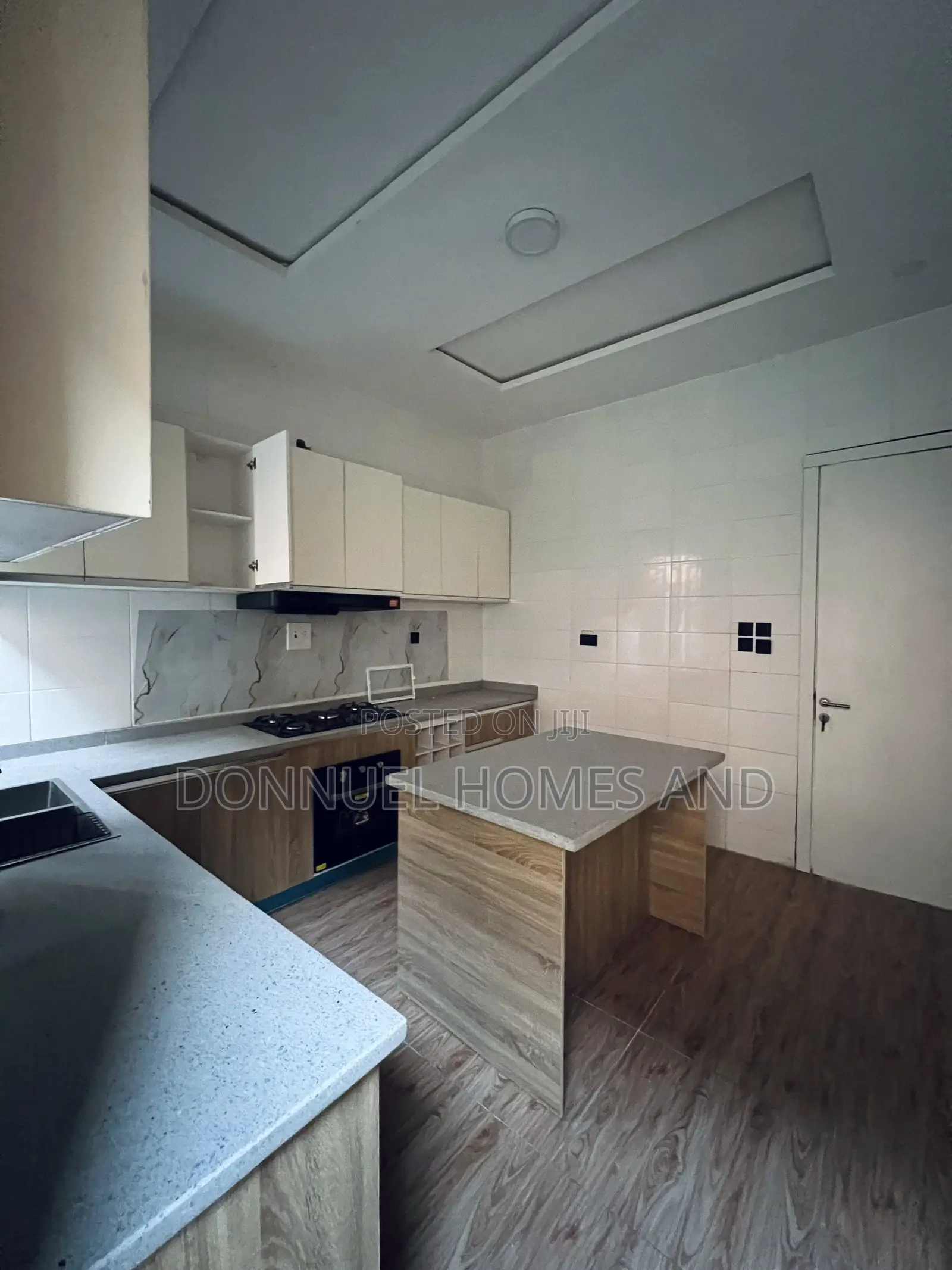 4bdrm Townhouse / Terrace in Ilaje for rent