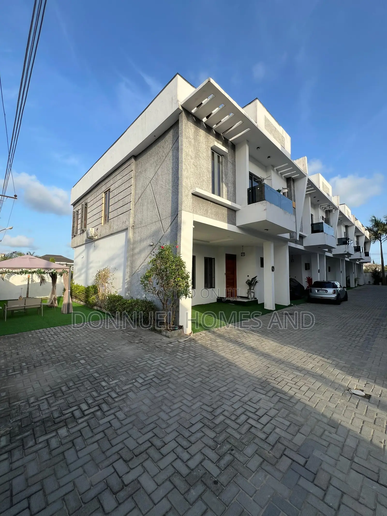 4bdrm Townhouse / Terrace in Ilaje for rent