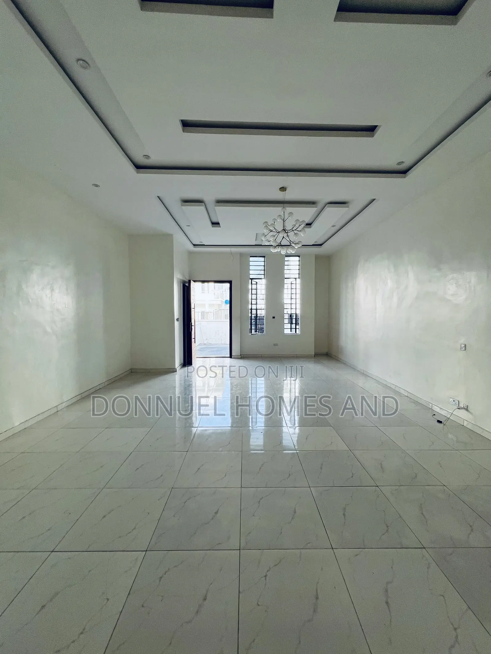 4bdrm Townhouse / Terrace in Ikota for rent