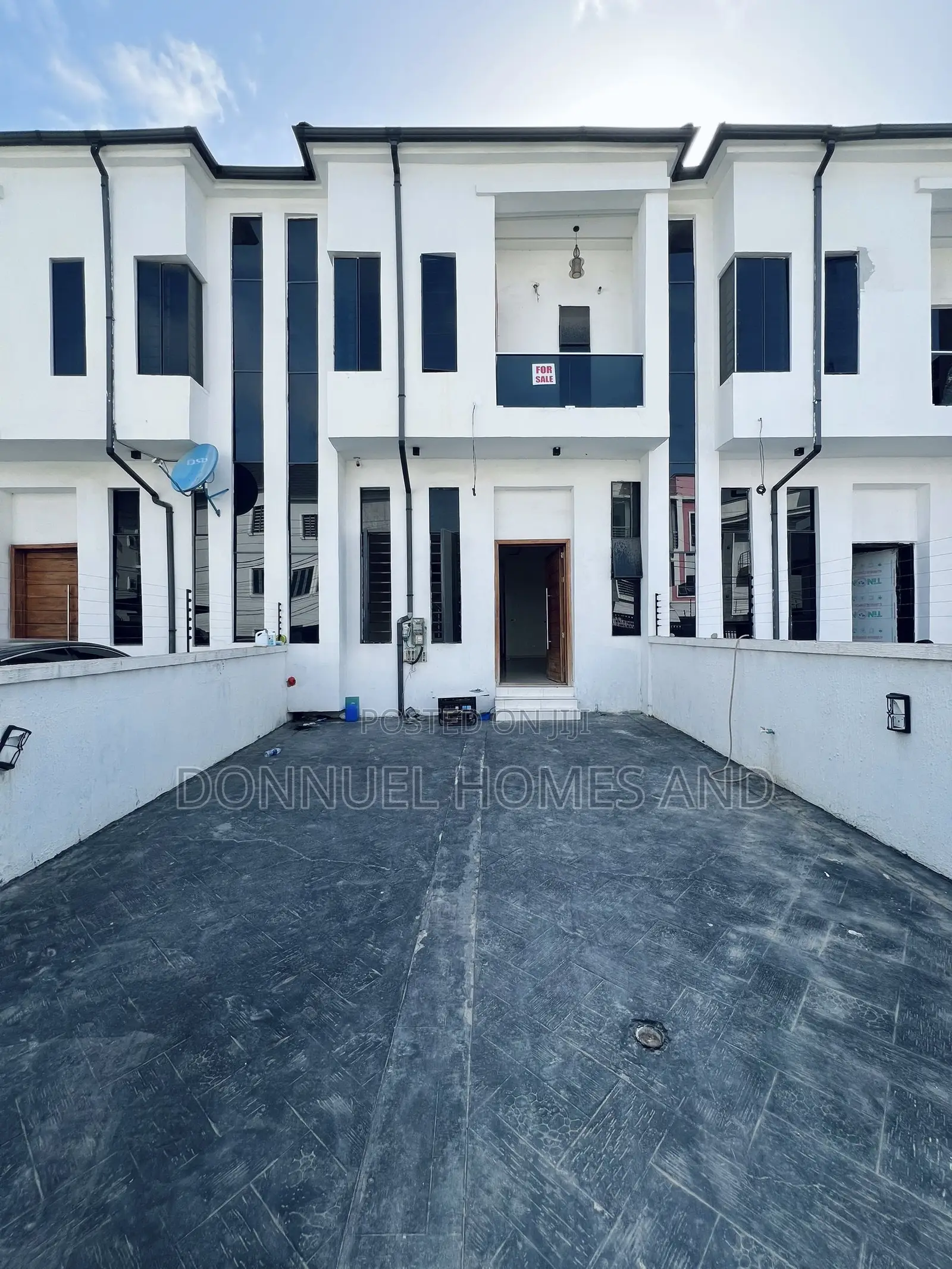 4bdrm Townhouse / Terrace in Ikota for rent