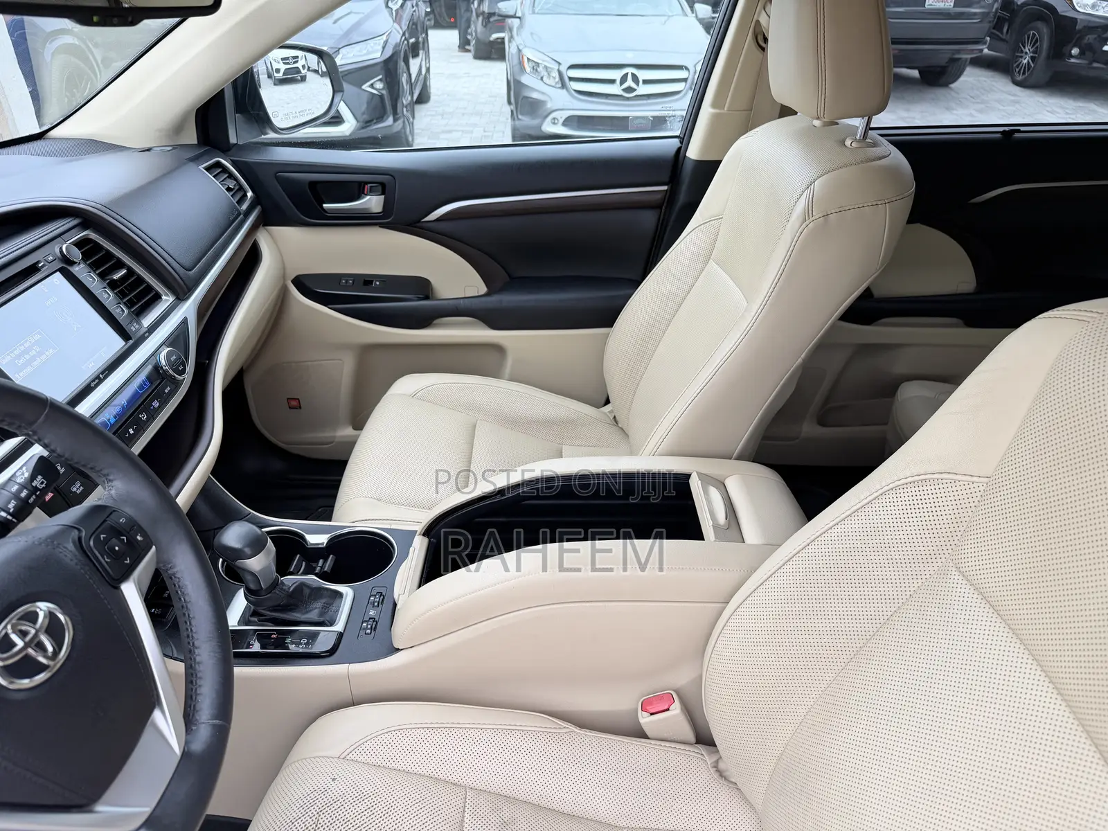 Toyota Highlander Limited V6 4x4 (3.5L 6cyl 6A) 2016 Gold