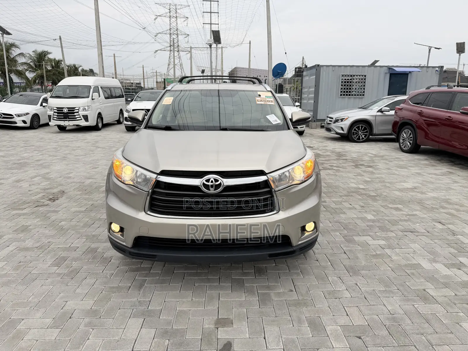 Toyota Highlander Limited V6 4x4 (3.5L 6cyl 6A) 2016 Gold