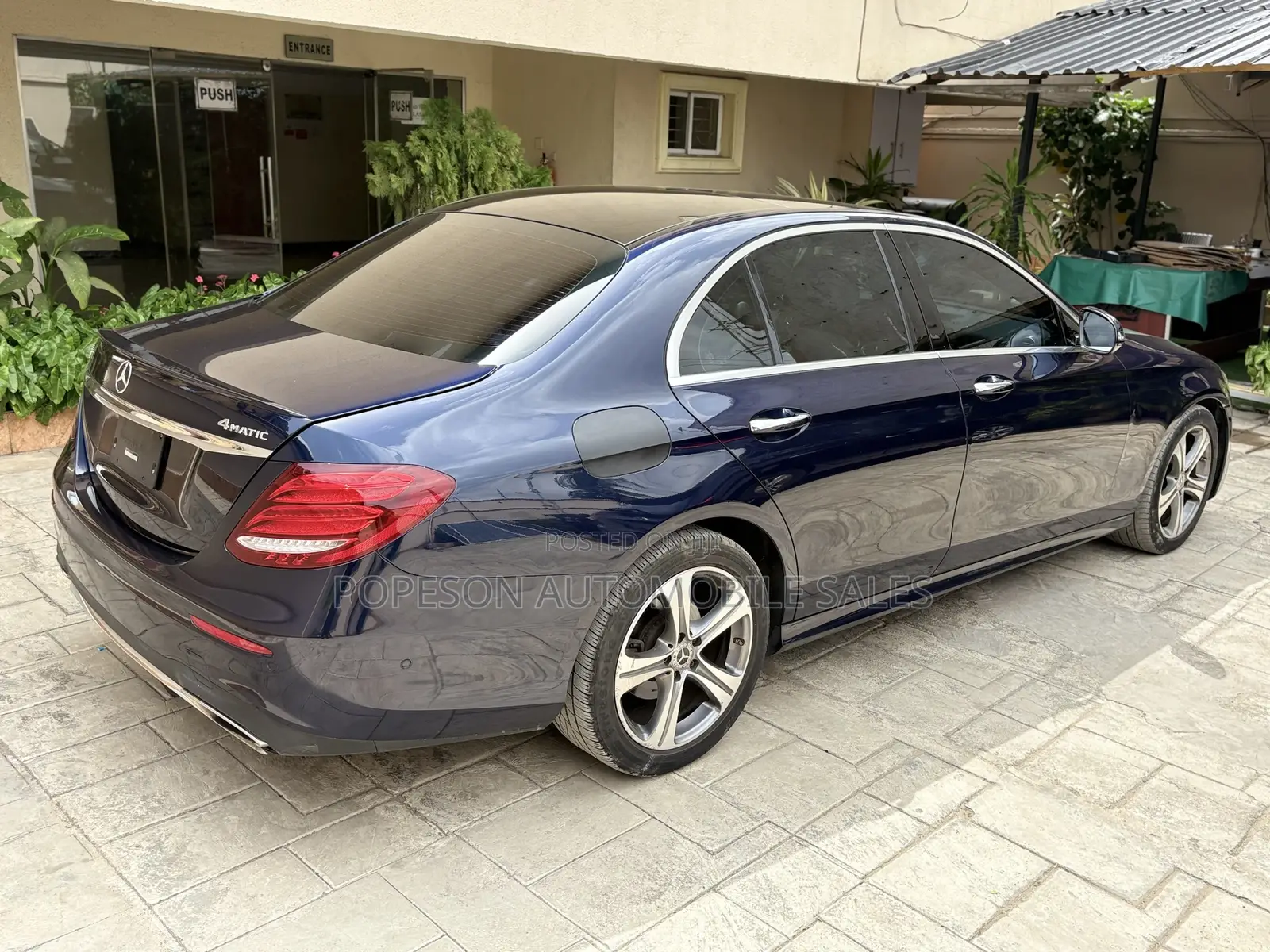Mercedes-Benz E300 2018 Blue