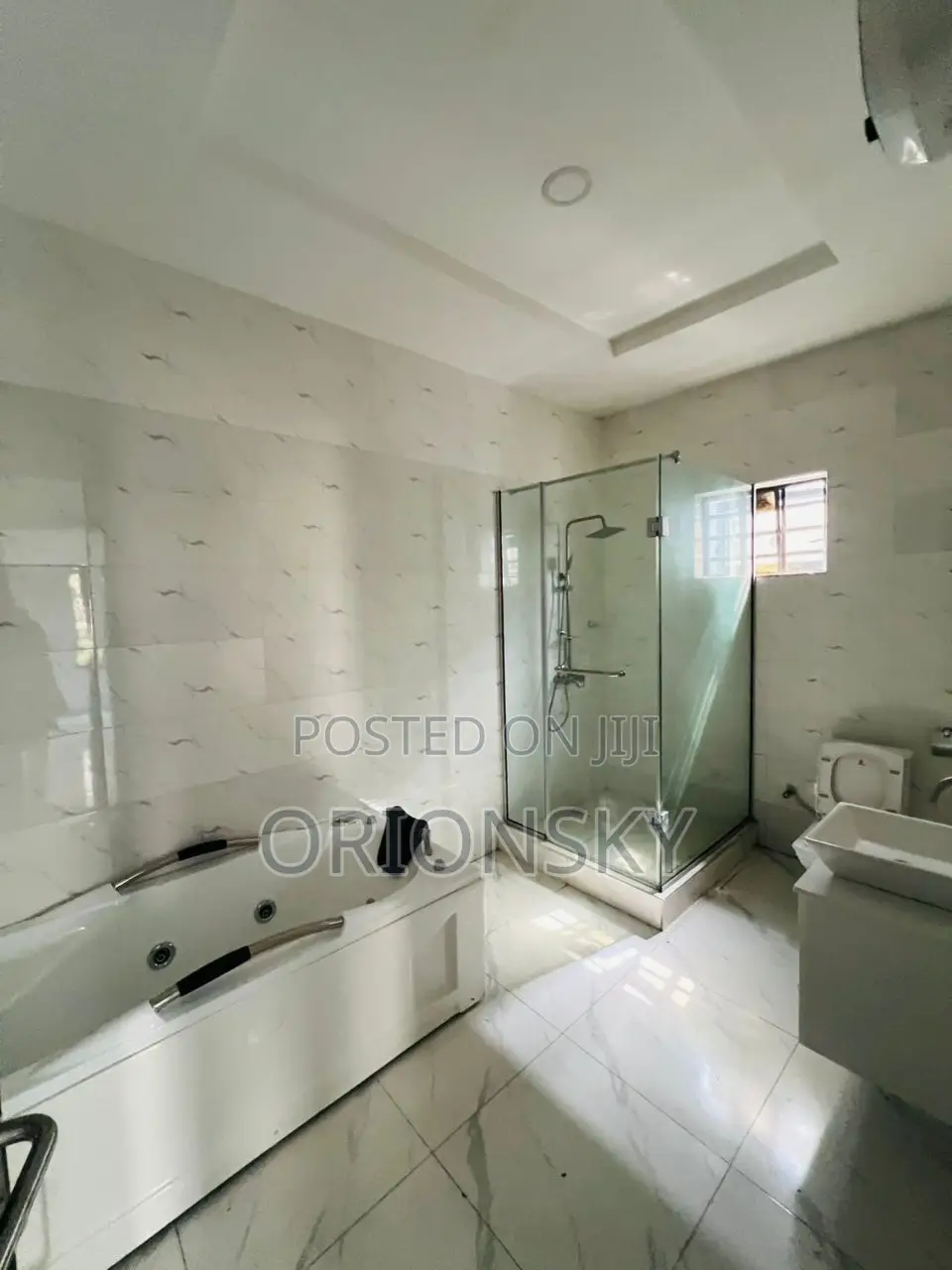 4bdrm Apartment in Ajah for sale