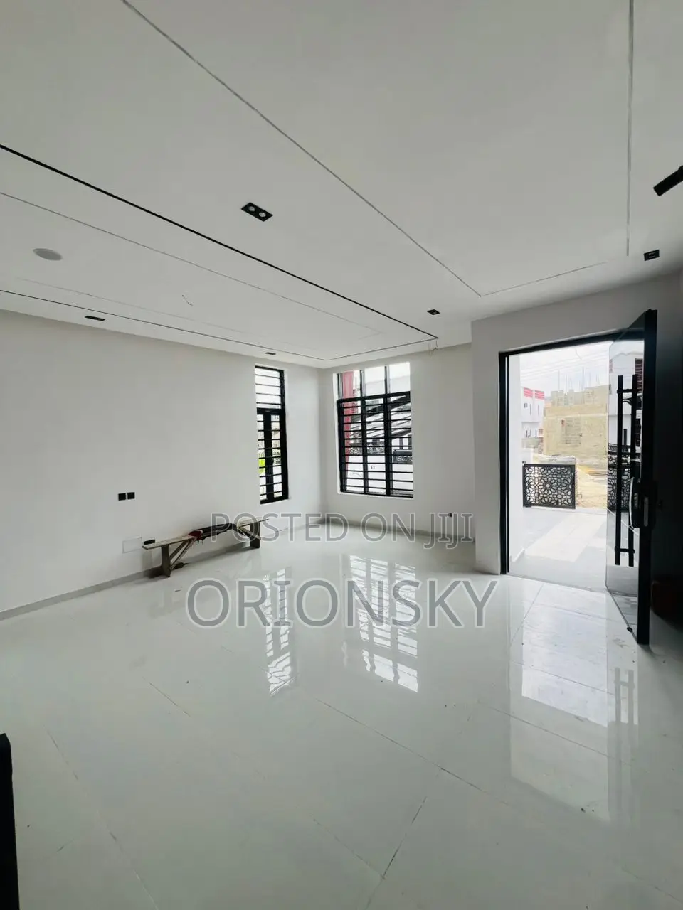 5bdrm Duplex in Ajah, Off Lekki-Epe Expressway for sale