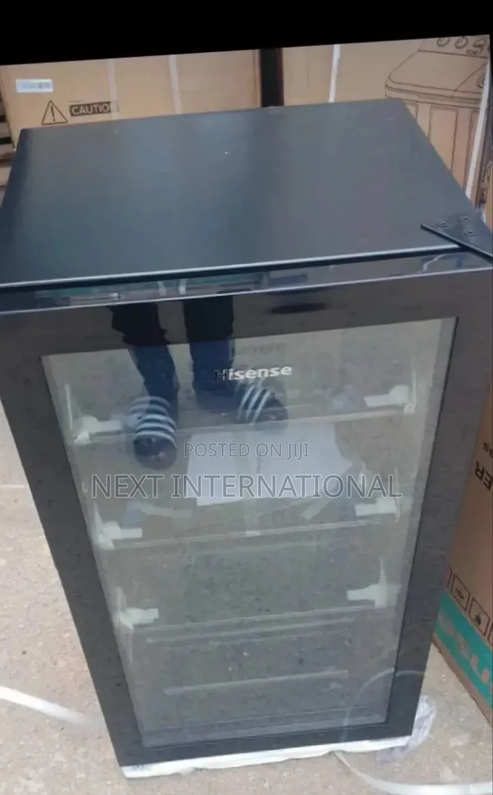 Hisense Beverage Chiller ,91l Show Glass Black