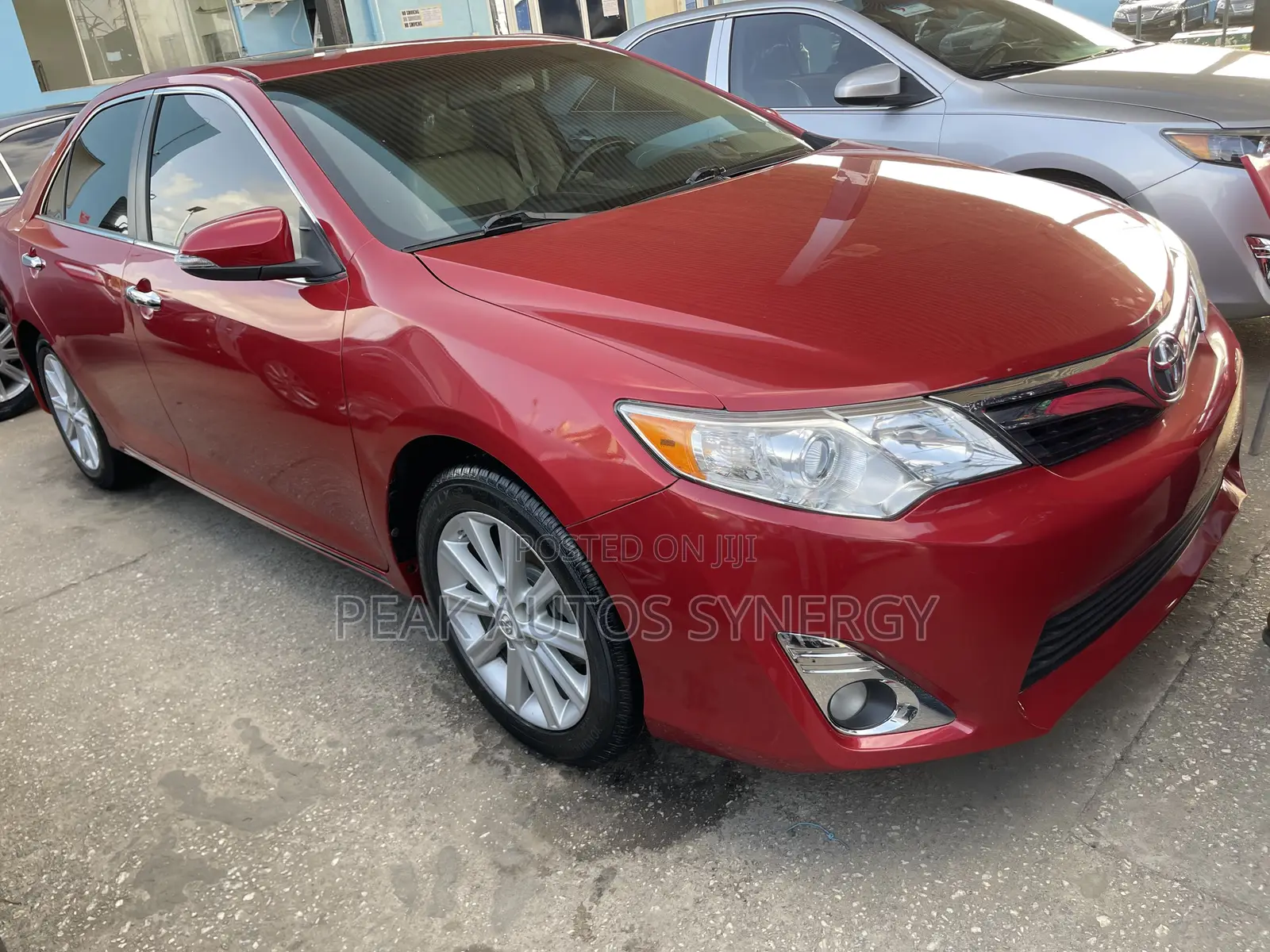 Toyota Camry XLE 4dr Sedan (2.5L 4cyl 6A) 2013 Red