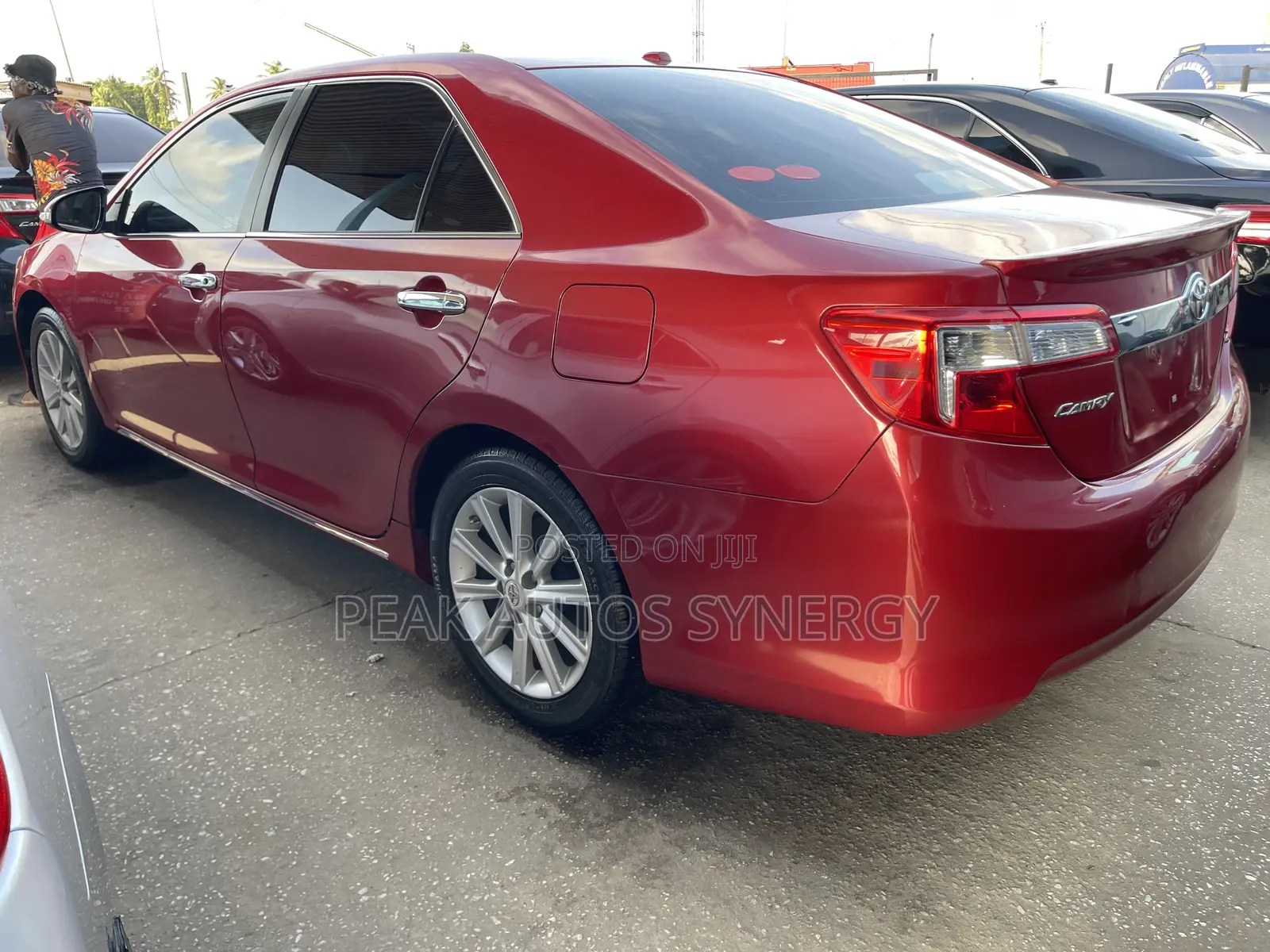 Toyota Camry XLE 4dr Sedan (2.5L 4cyl 6A) 2013 Red