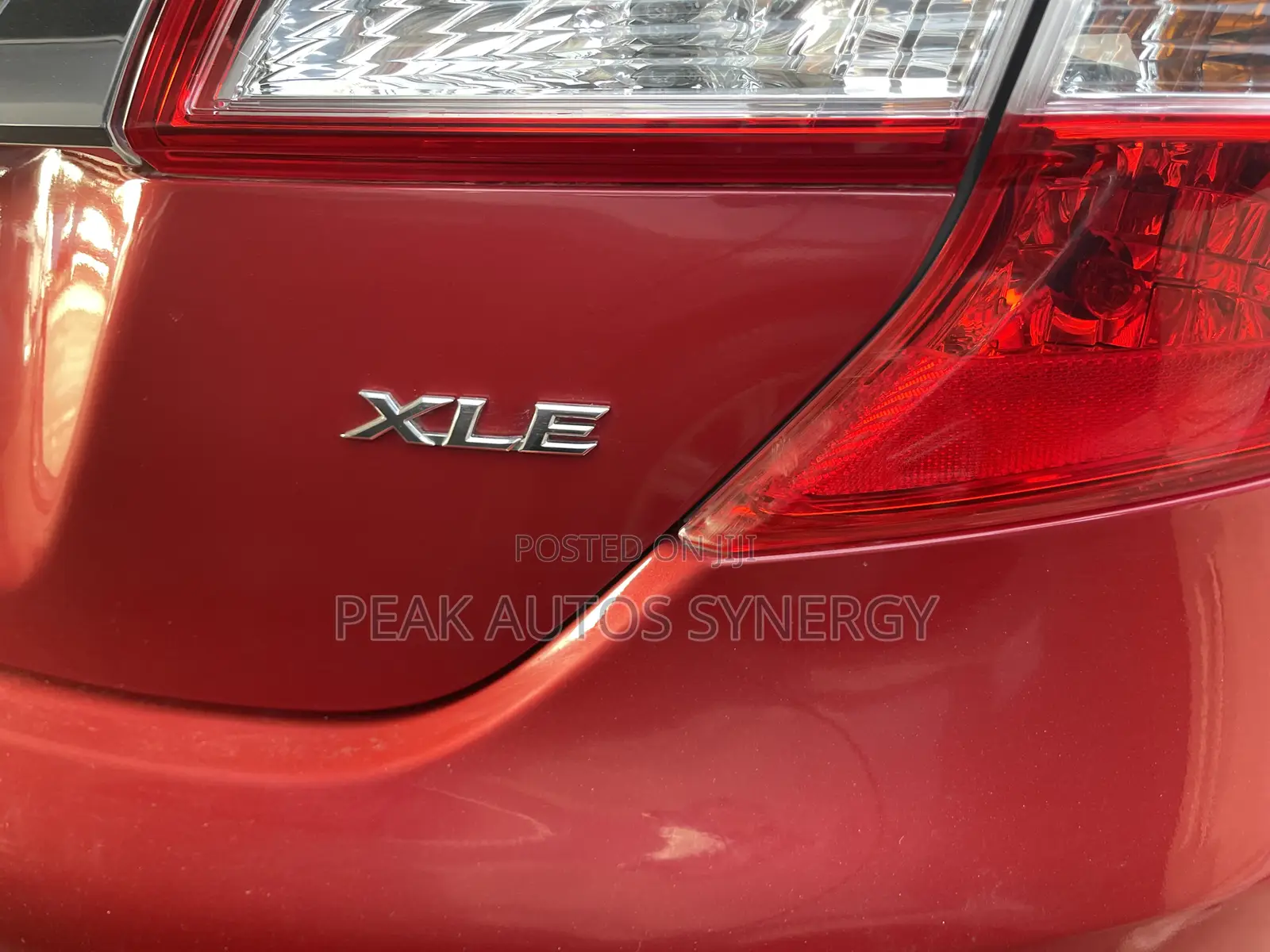 Toyota Camry XLE 4dr Sedan (2.5L 4cyl 6A) 2013 Red