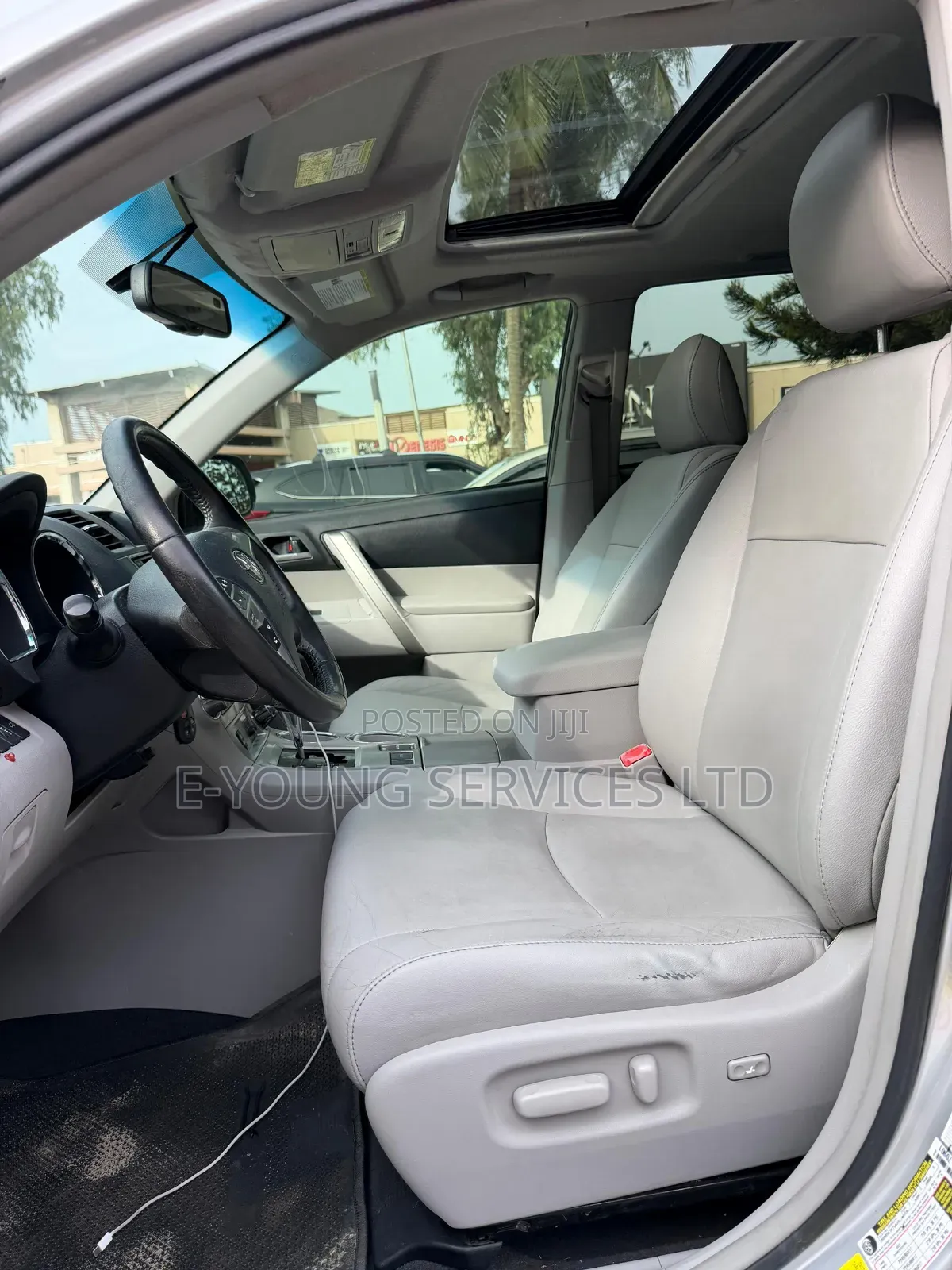 Toyota Highlander SE 3.5L 4WD 2013 Silver