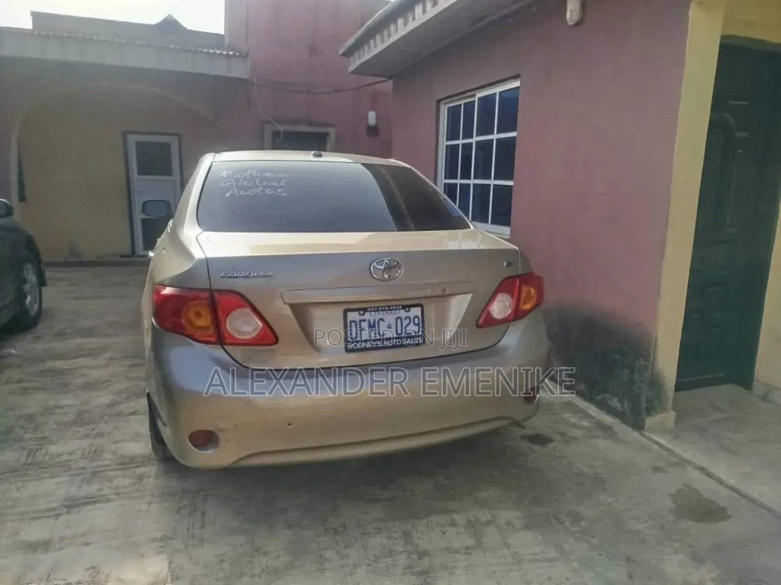 Toyota Corolla 2010 Gold
