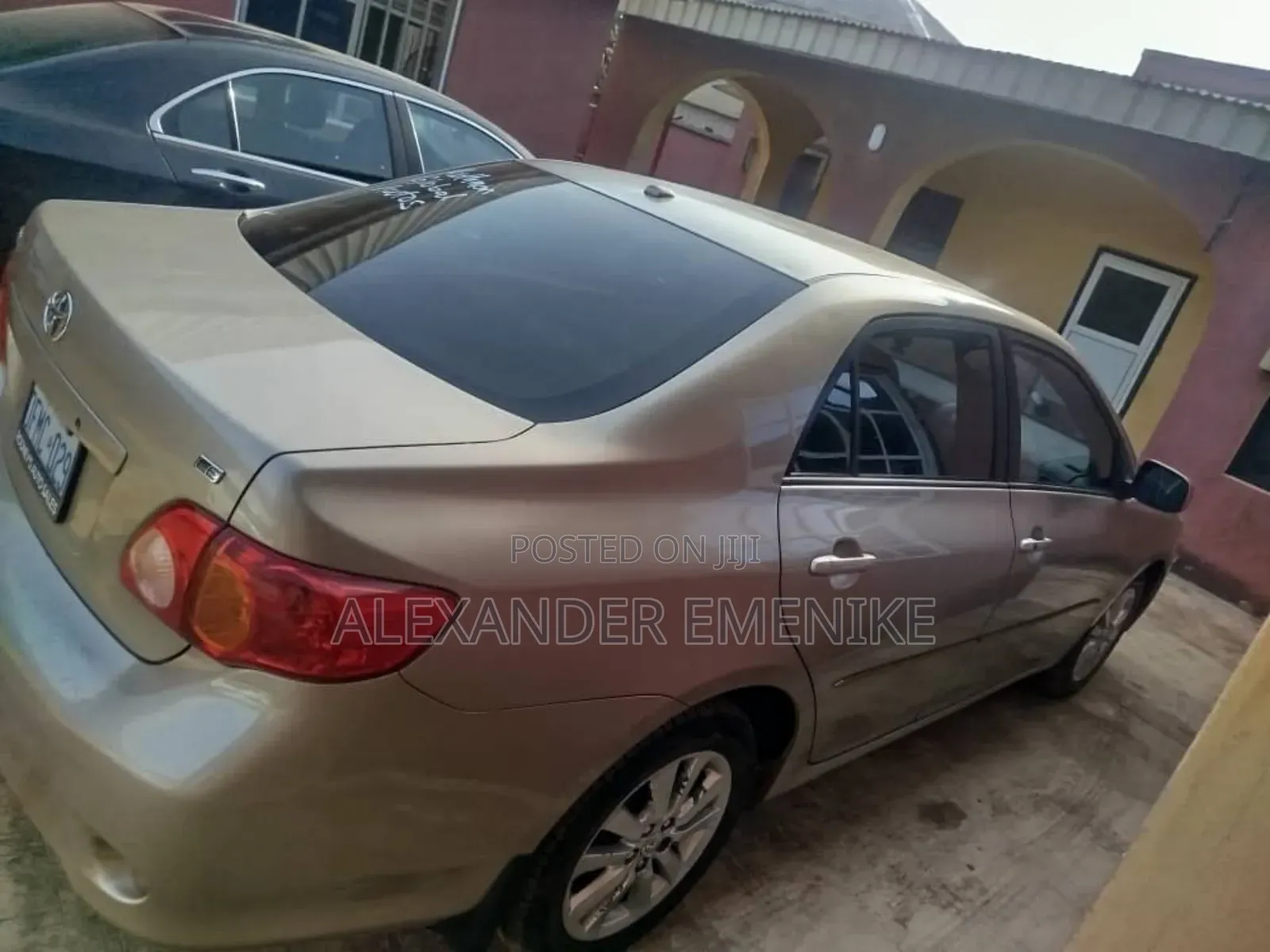 Toyota Corolla 2010 Gold