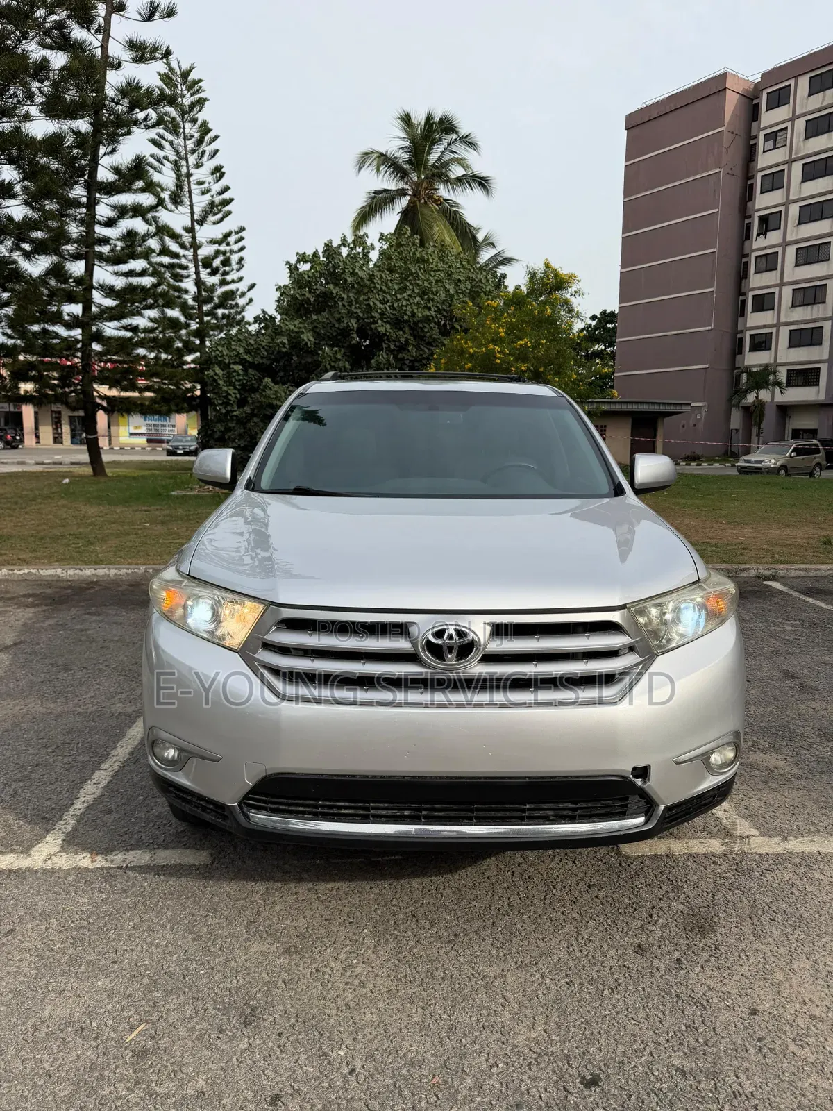 Toyota Highlander SE 3.5L 4WD 2013 Silver