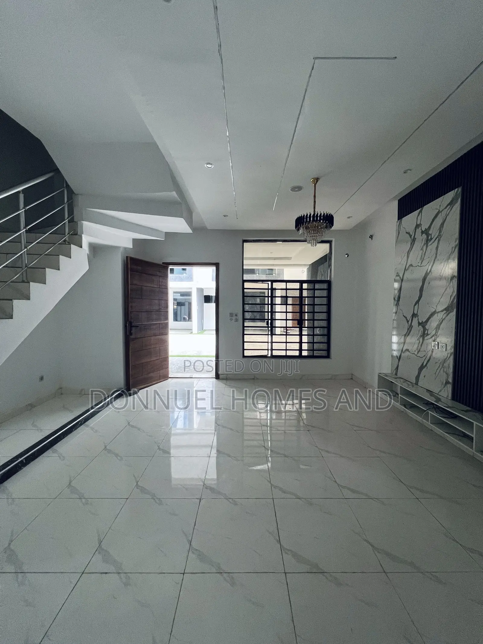 4bdrm Townhouse / Terrace in Ikota for rent