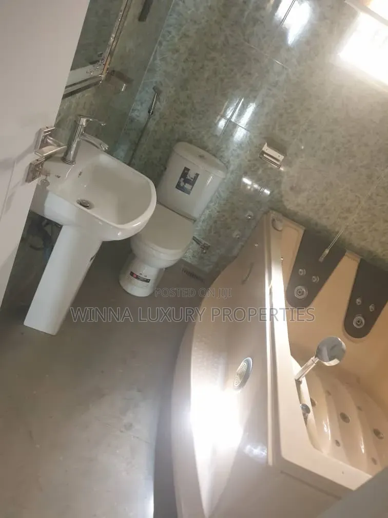 6bdrm Duplex in Asokoro Main for sale