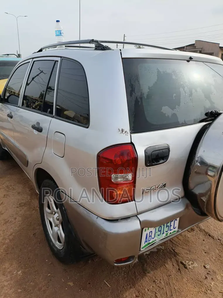 Toyota RAV4 Automatic 2003 Silver