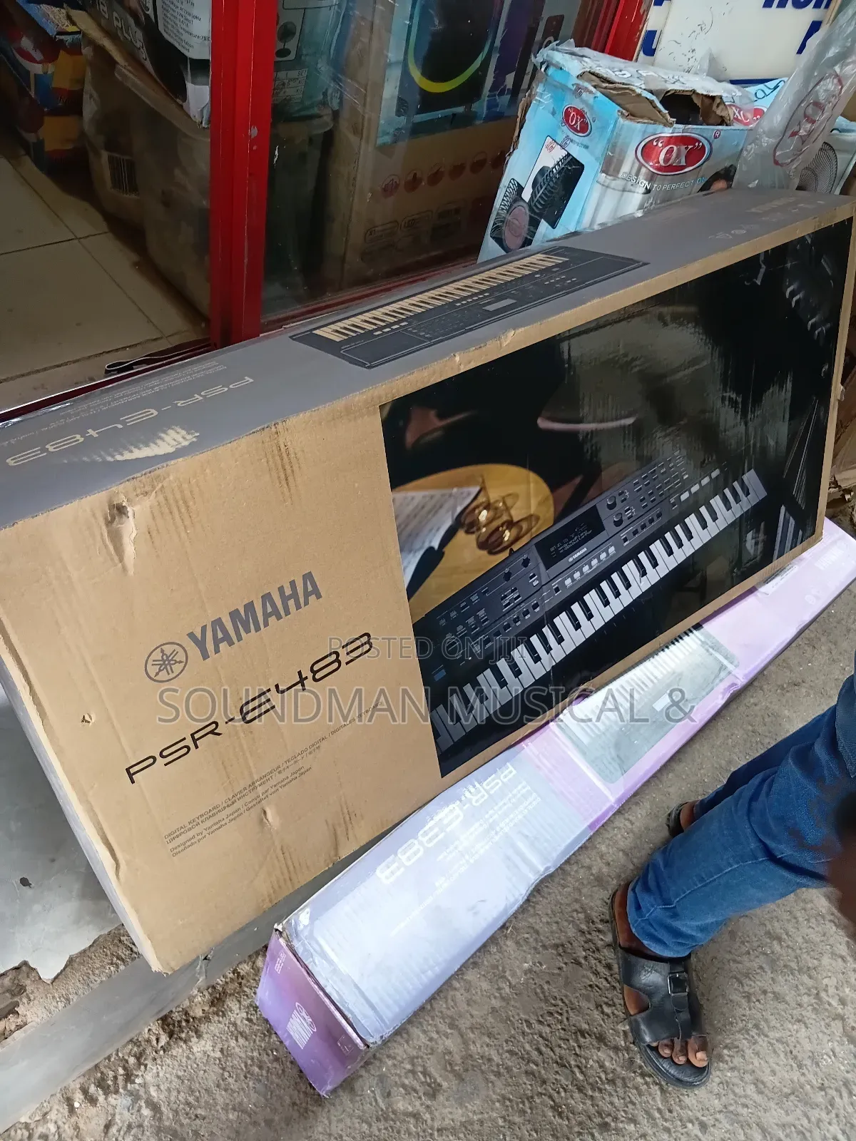 Yamaha PSR E483 Professional Keyboard