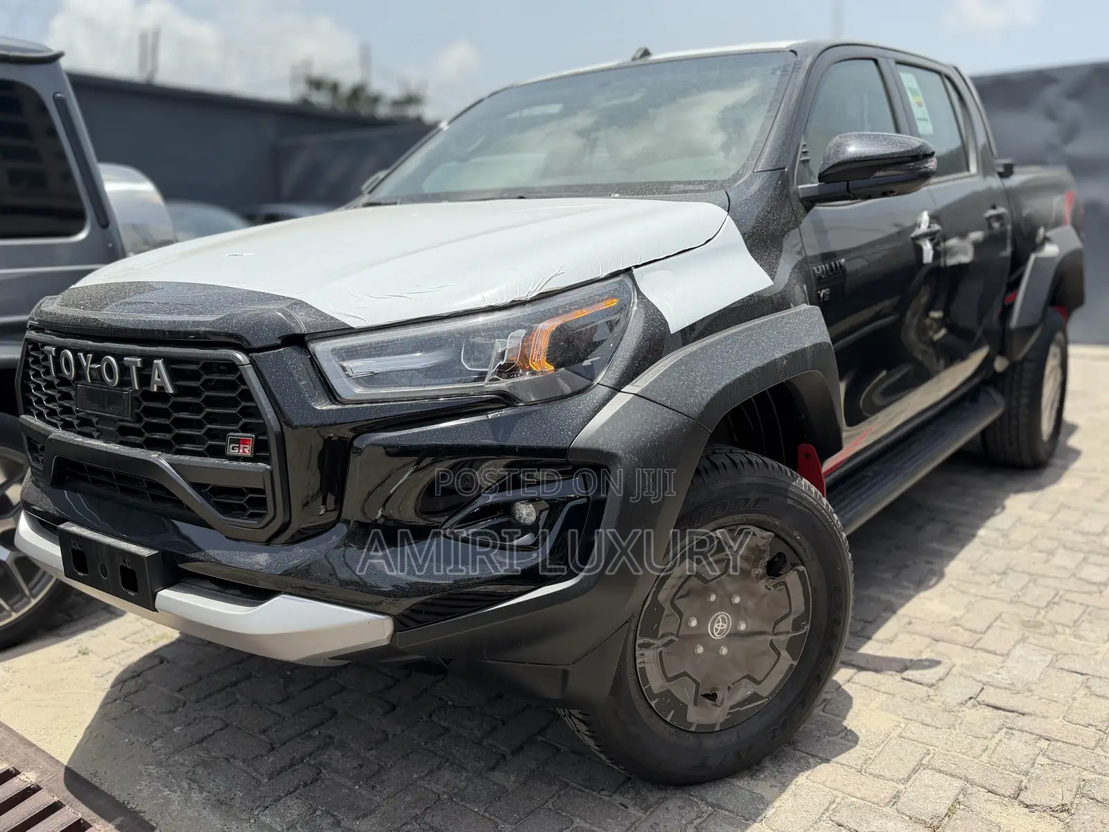 New Toyota Hilux 2025 Black