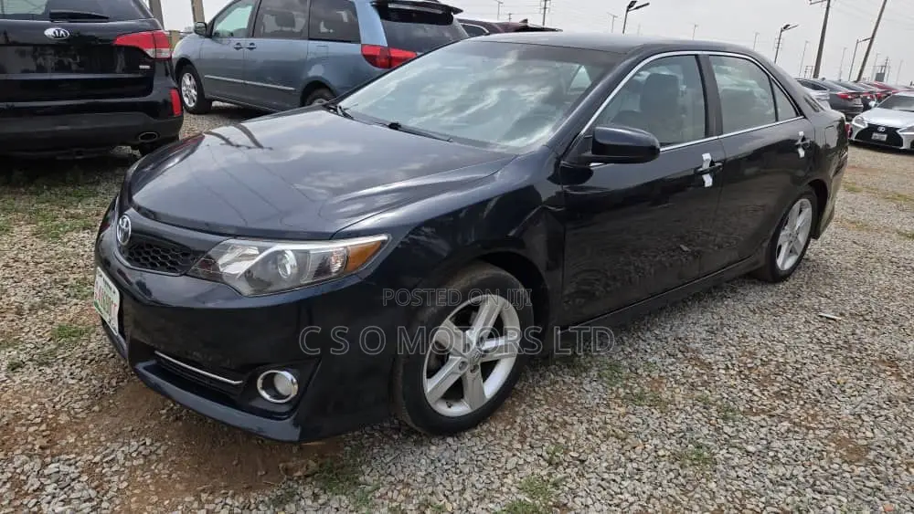 Toyota Camry SE 4dr Sedan (2.5L 4cyl 6A) 2014 Black