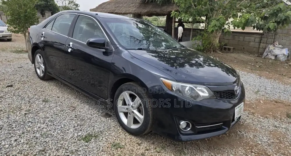 Toyota Camry SE 4dr Sedan (2.5L 4cyl 6A) 2014 Black