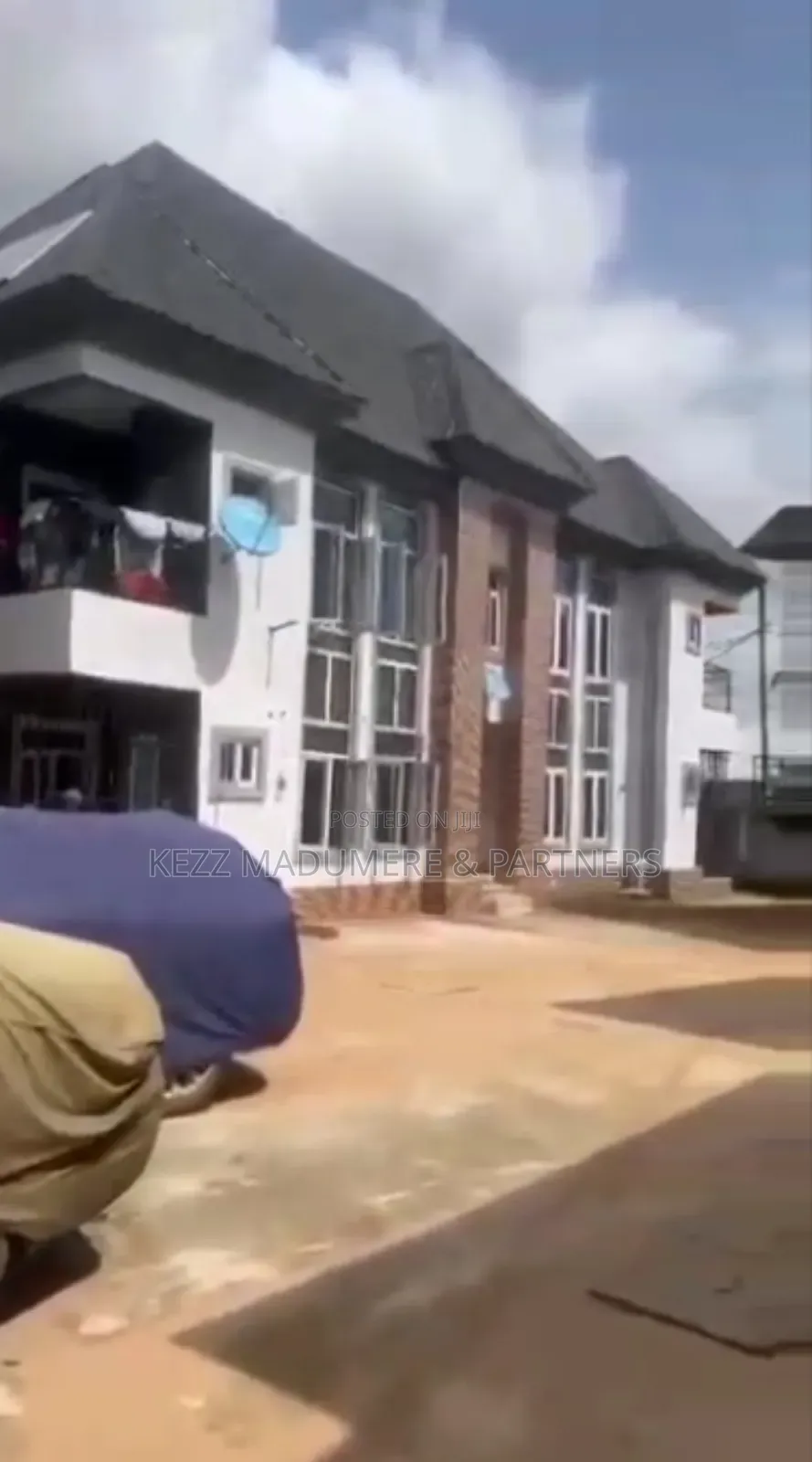 8bdrm Block of Flats in Federal Housing Est. for sale