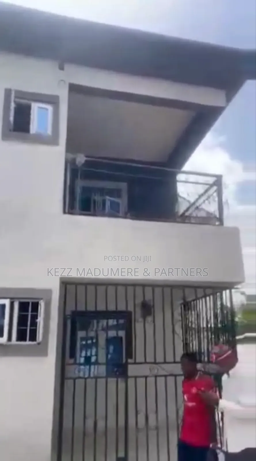 8bdrm Block of Flats in Federal Housing Est. for sale