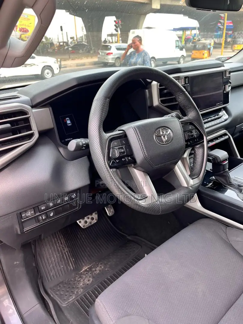 Toyota Sequoia 2024 Gray