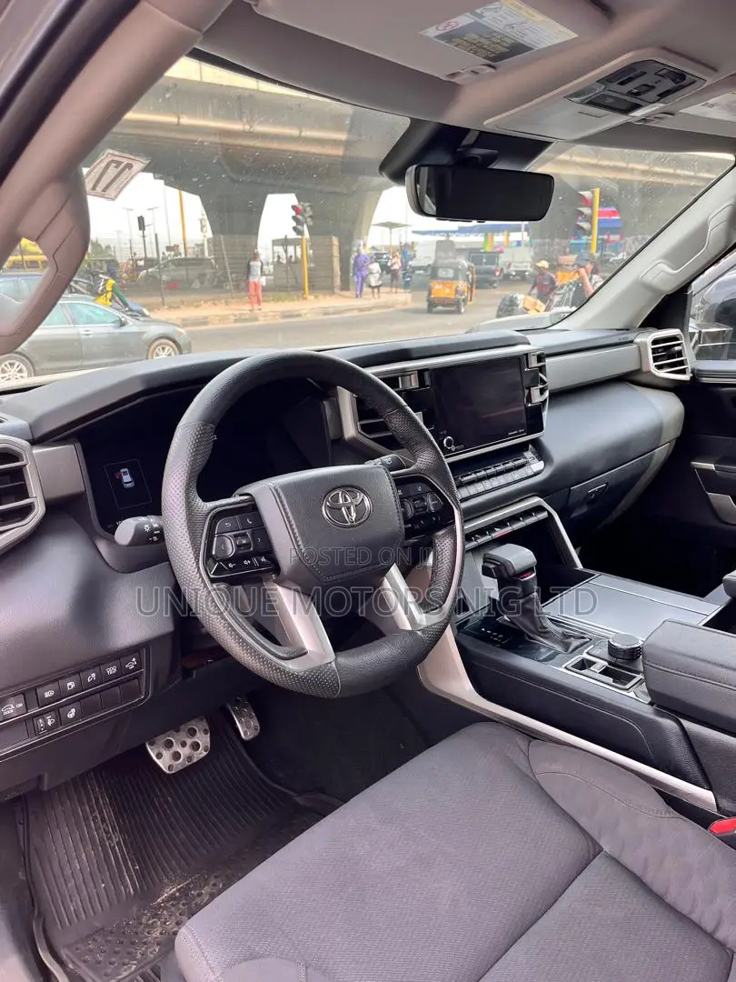 Toyota Sequoia 2024 Gray