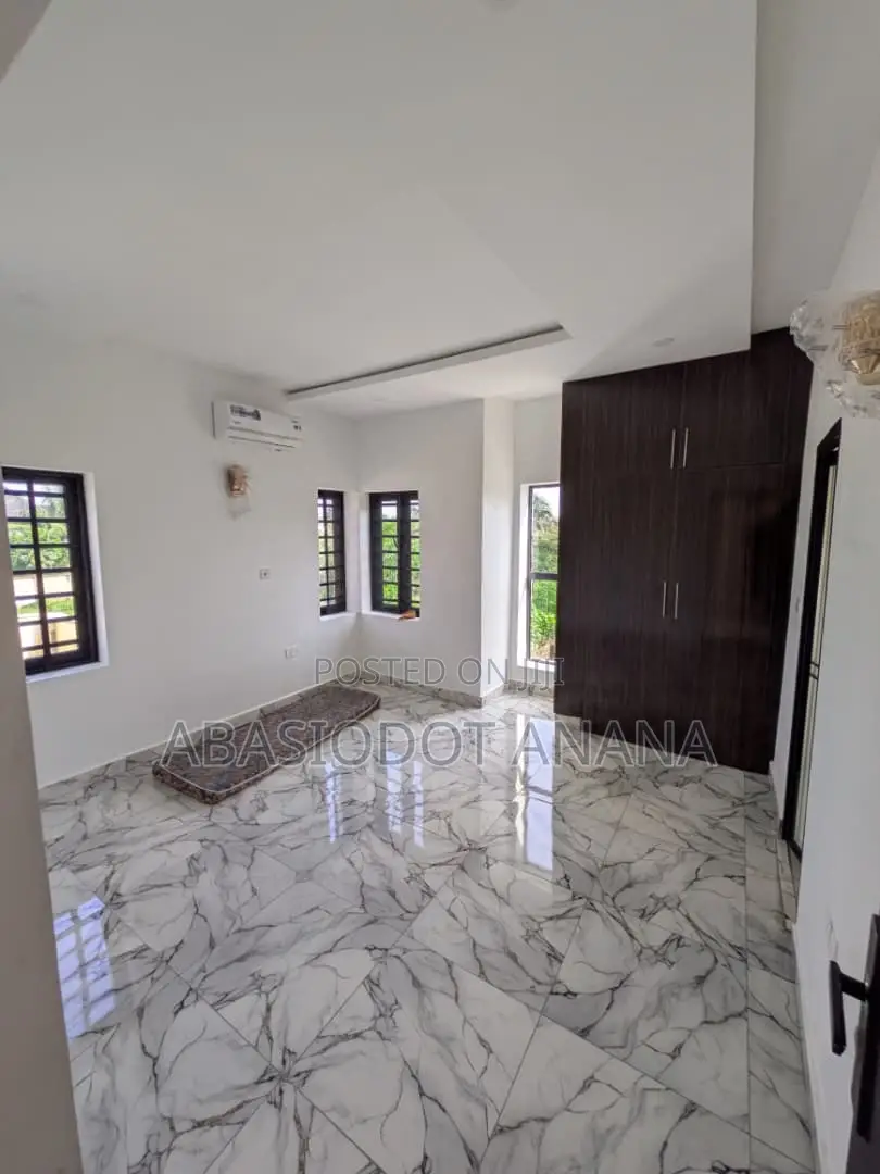 2bdrm Duplex in Shelter Afrique, Uyo for rent