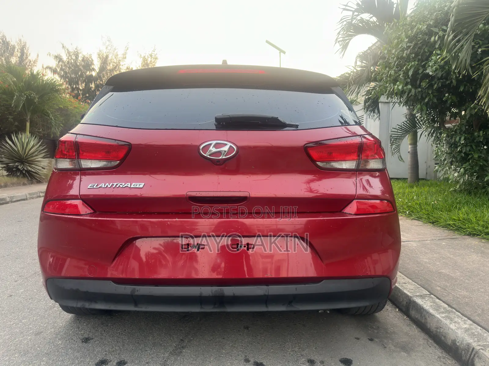 Hyundai Elantra 2018 Red