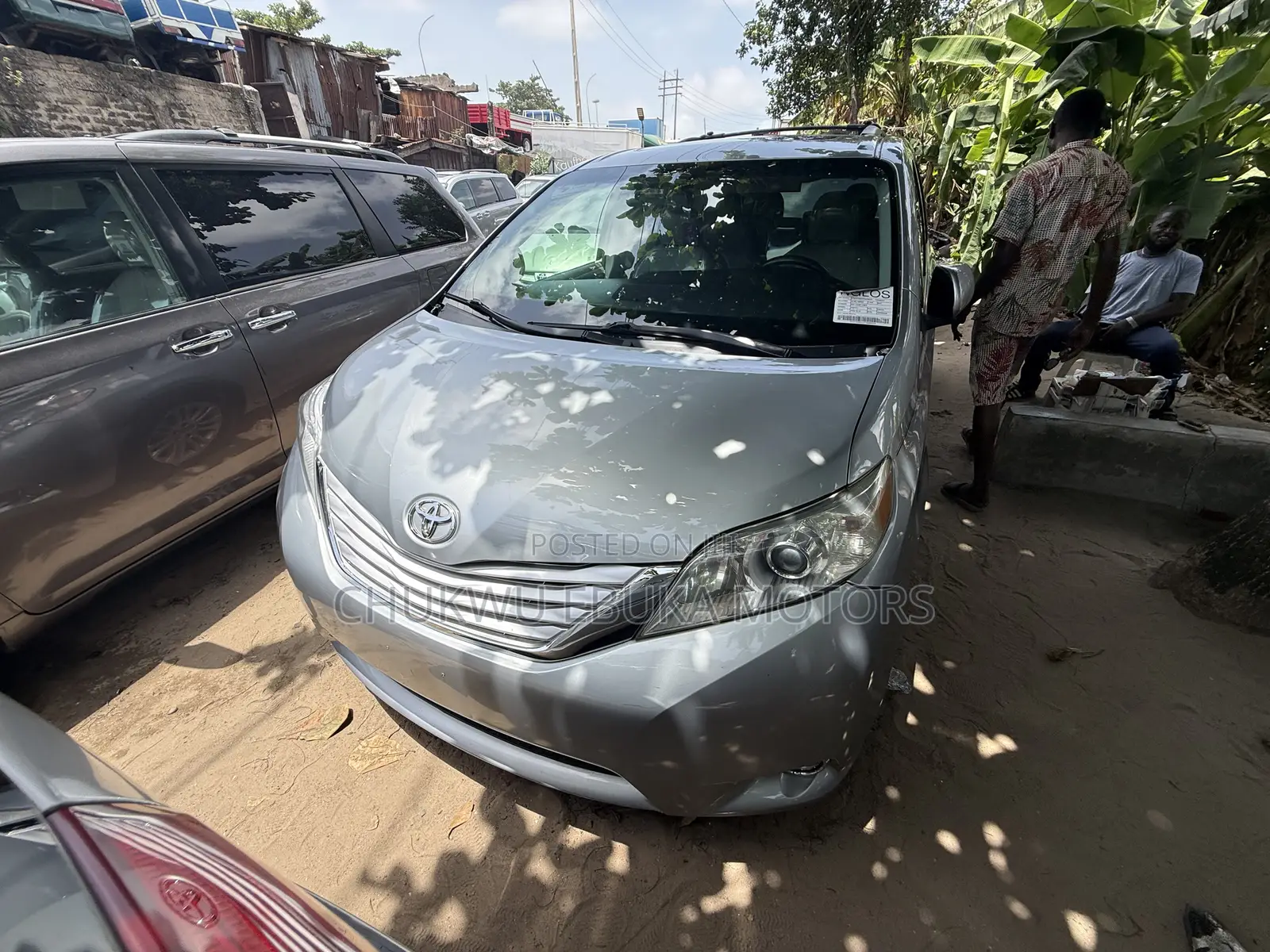 Toyota Sienna XLE 8-Passenger 4dr Minivan (3.5L 6cyl 6A) 2015 Silver