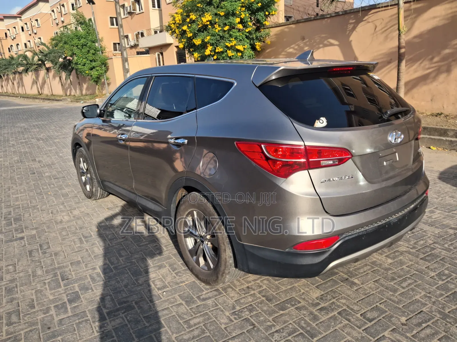 Hyundai Santa Fe Limited 4dr SUV (3.3L 6cyl 6A) 2015 Gray