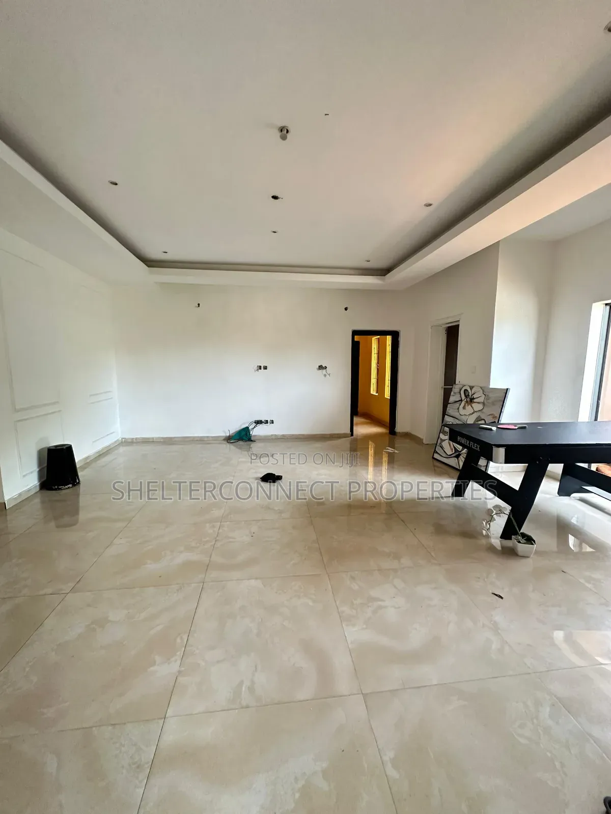 3bdrm Apartment in Lekki Phase 1 for rent