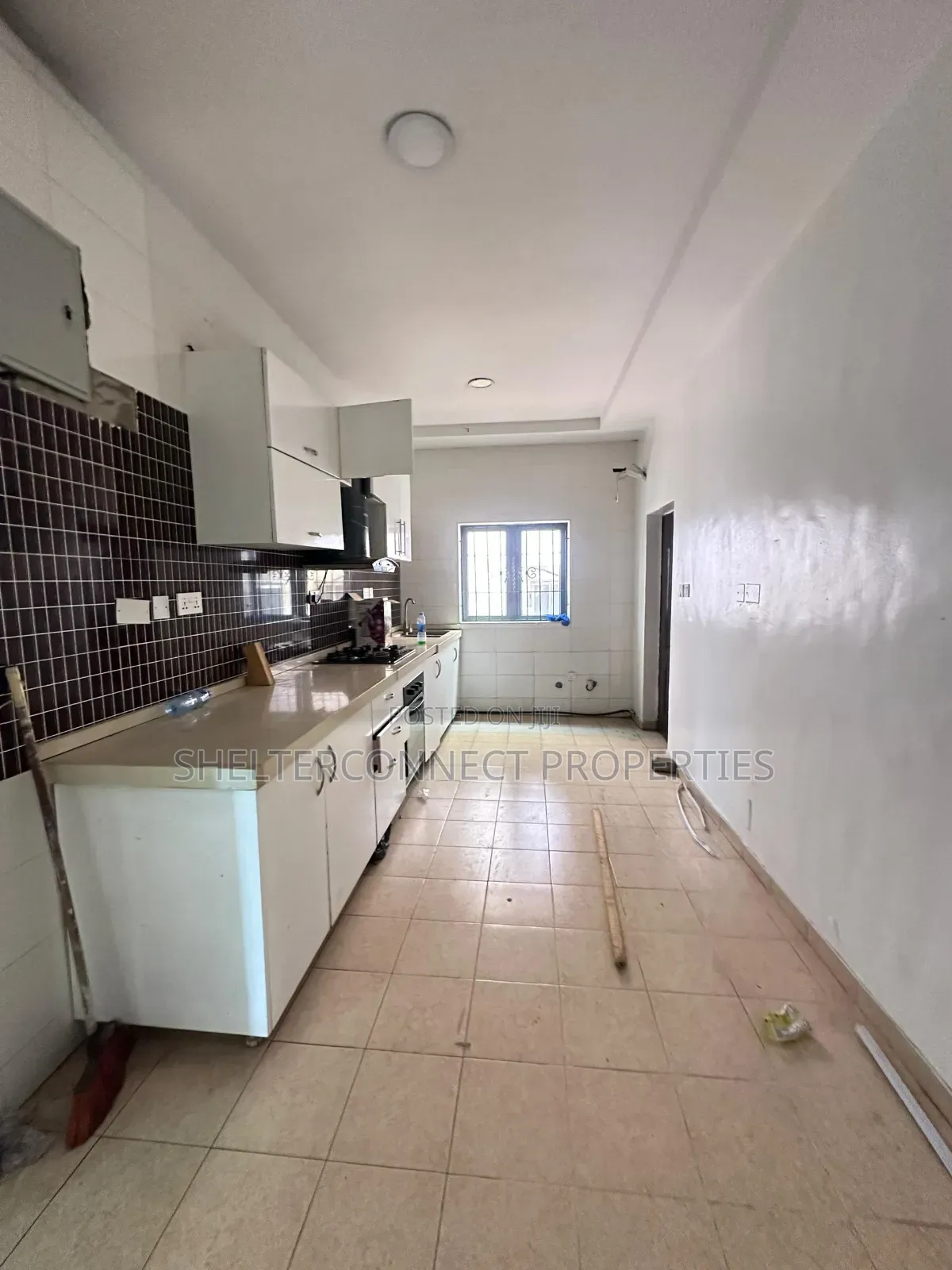 3bdrm Apartment in Lekki Phase 1 for rent