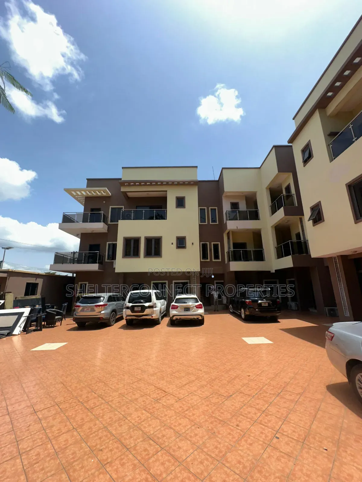 2bdrm Apartment in Lekki Phase 1 for rent