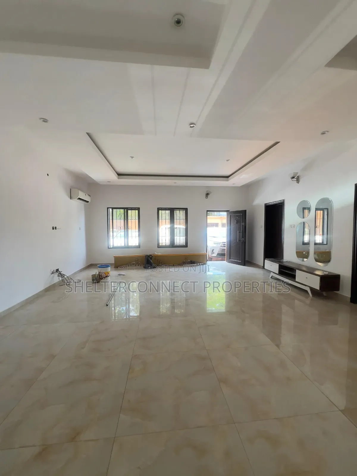 2bdrm Apartment in Lekki Phase 1 for rent