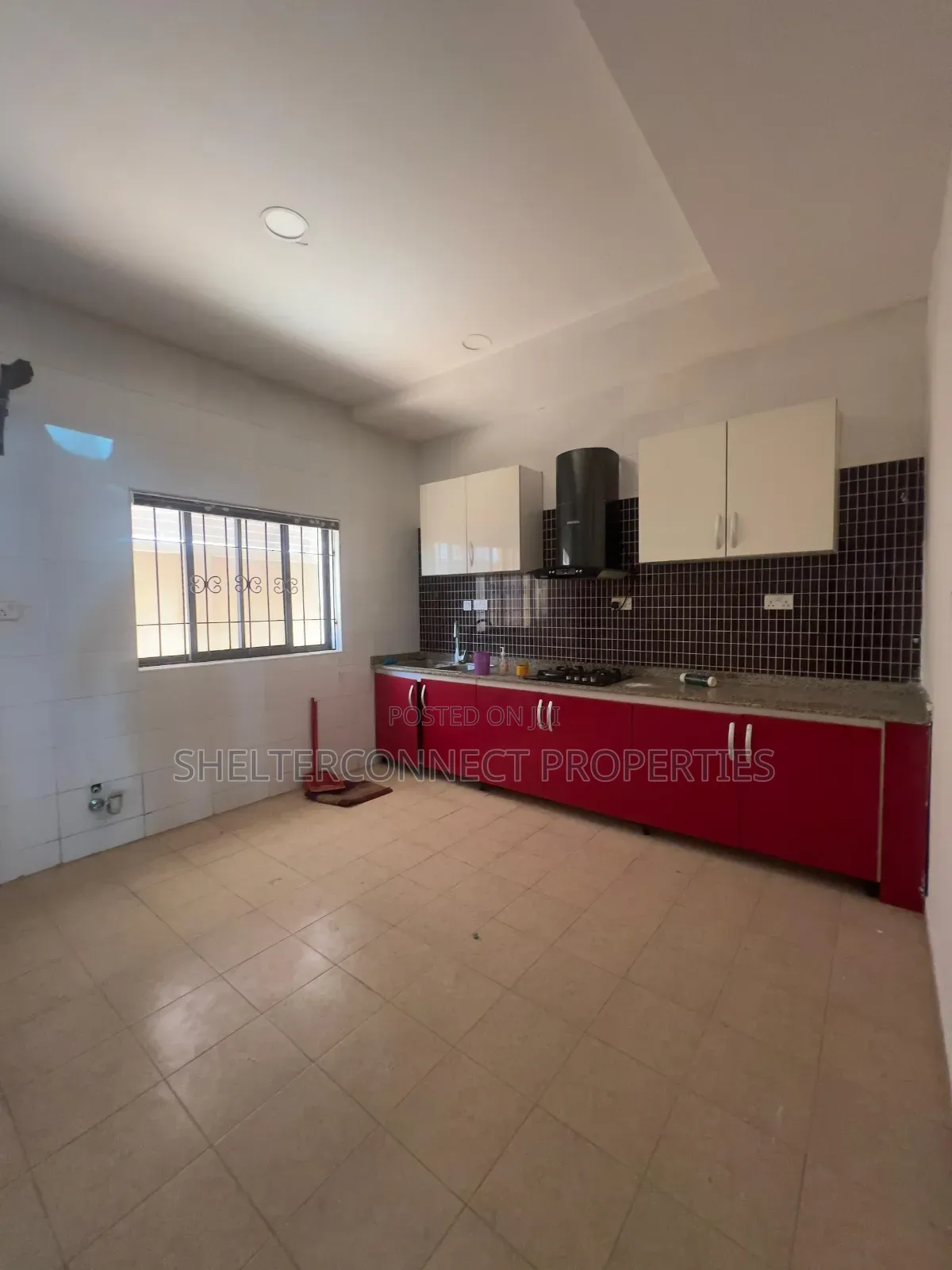 2bdrm Apartment in Lekki Phase 1 for rent