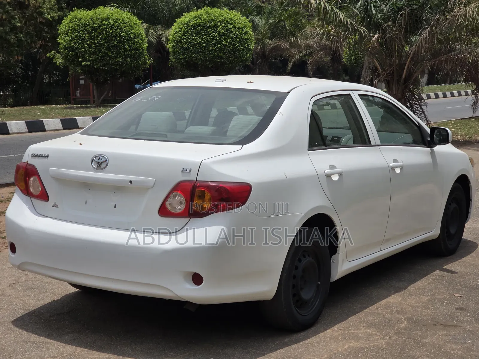 Toyota Corolla LE 4dr Sedan (1.8L 4cyl 4A) 2010 White