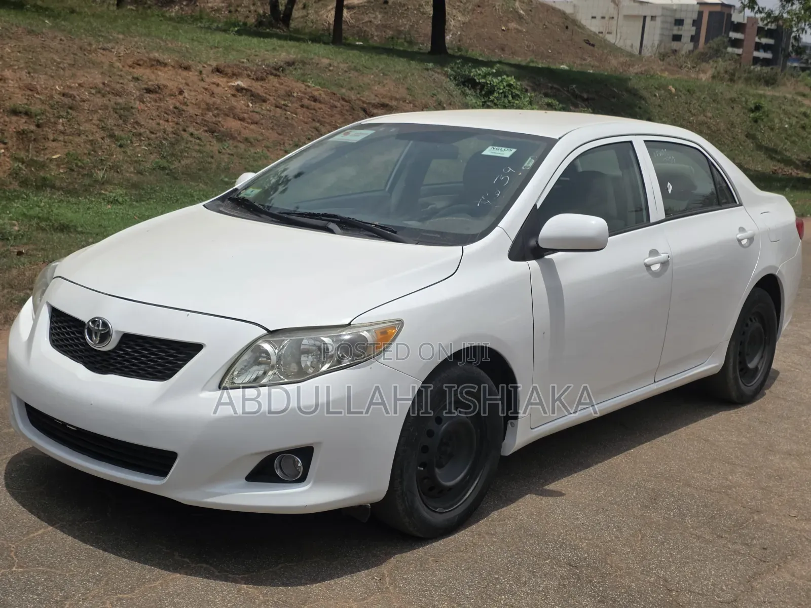 Toyota Corolla LE 4dr Sedan (1.8L 4cyl 4A) 2010 White