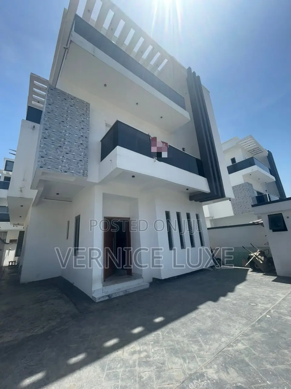 5bdrm Duplex in Ologolo for sale