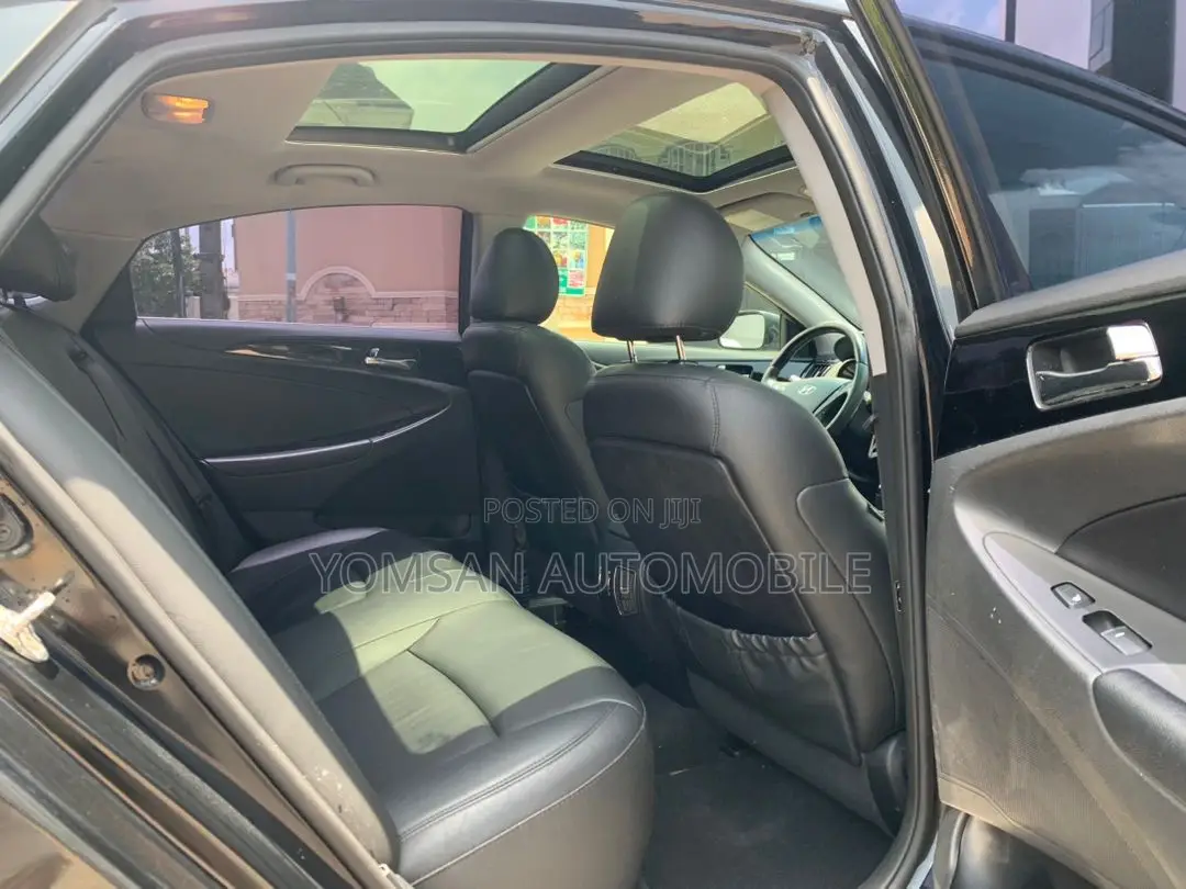 Hyundai Sonata Limited Sedan FWD (2.4L 4cyl 6A) 2012 Black
