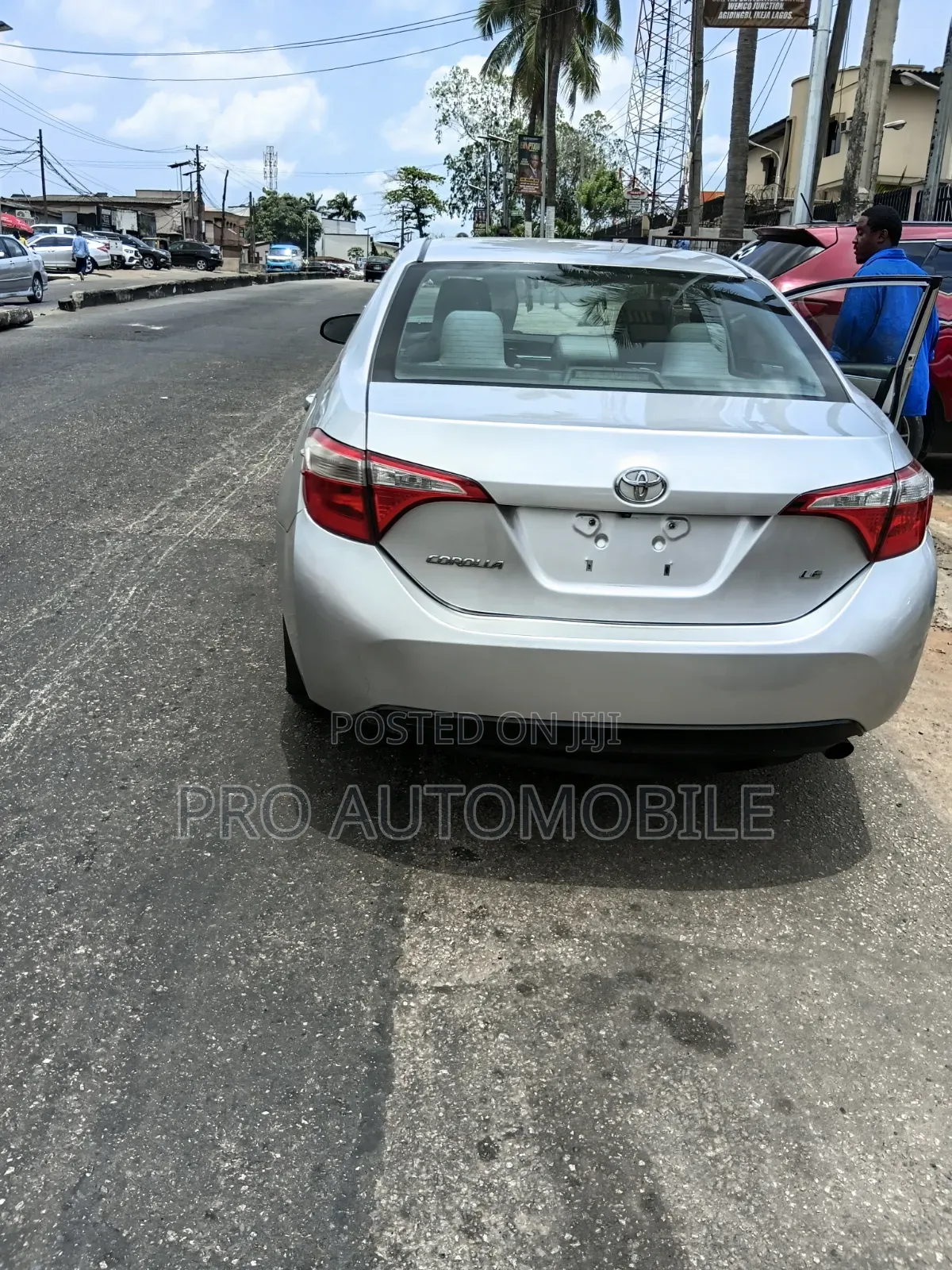 Toyota Corolla LE 4dr Sedan (1.8L 4cyl CVT) 2015 Silver