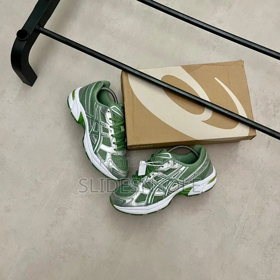 Asics Gel-Nyc RGD in the "Ironclad / Black