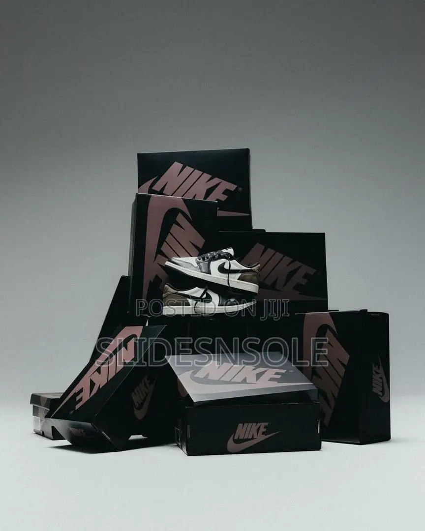 Air Jordan 1 Retro Low Og 'Obsidian