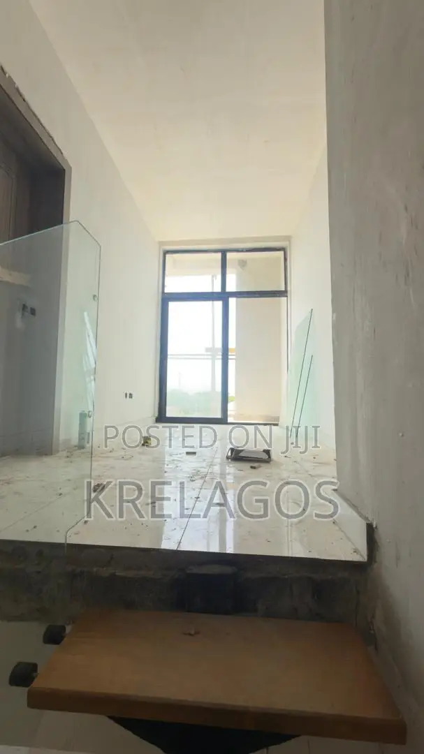 3bdrm Apartment in Ikate for sale